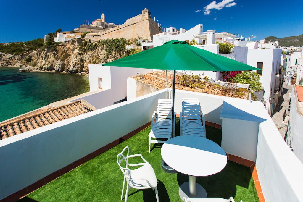 Exclusive Ibiza Old Town Apartment Room photo